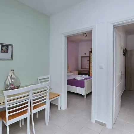 Apartment Sklavos *
